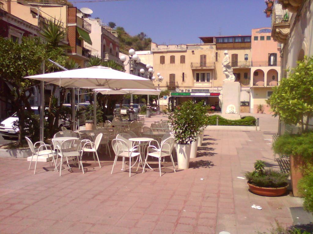 Lina House Apartment Giardini Naxos Phòng bức ảnh